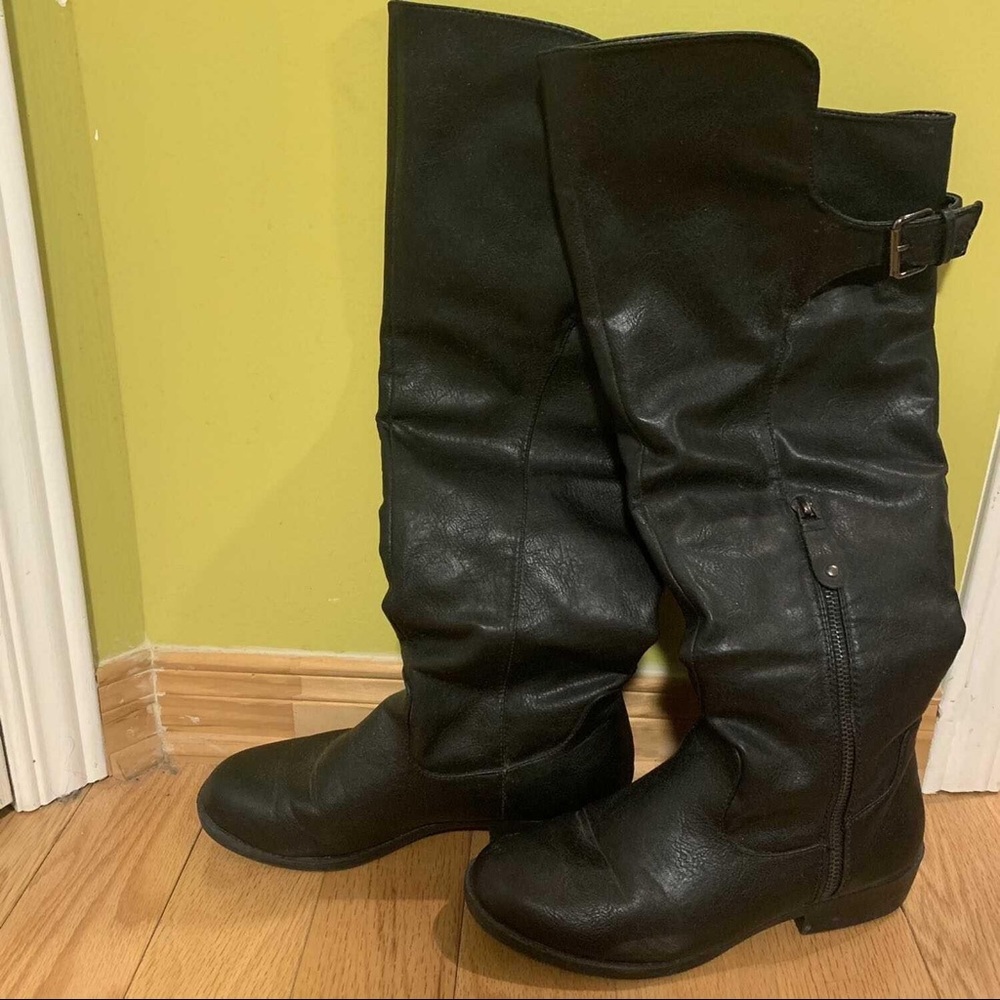 Black Boots - Size Zipper